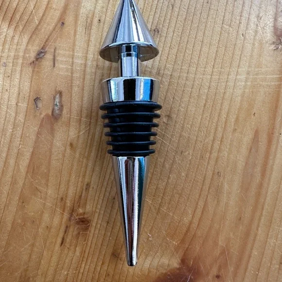 Black Wine Accessory Set - Picture 6 of 9